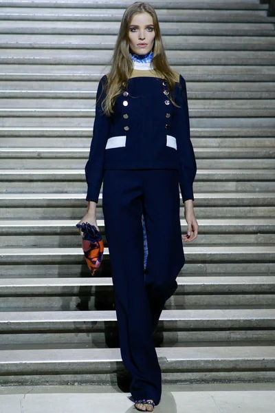 Look 14